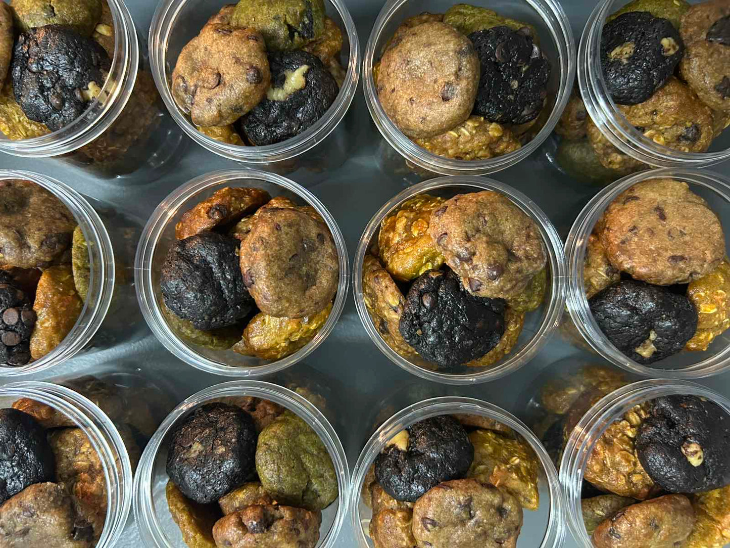 Om Bakes Cookie Sampler 15s 225g