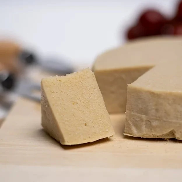 In a Nutshell Smoked Gouda 200g (gluten-free)