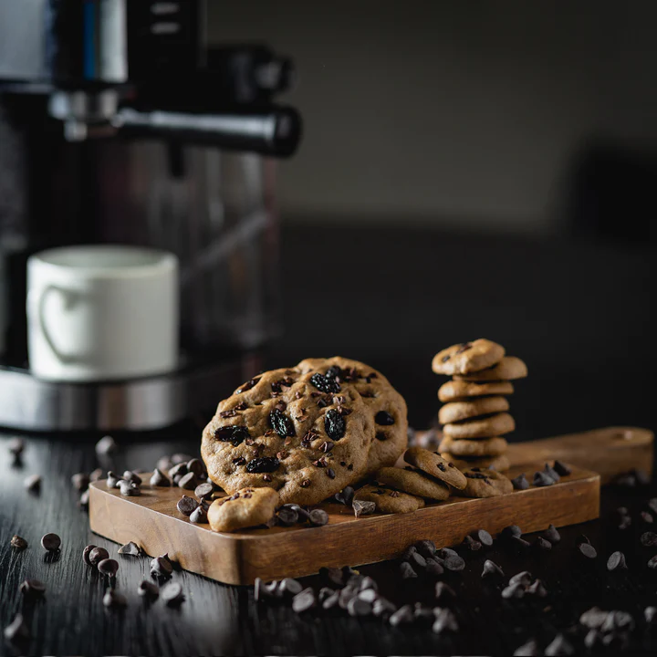 Akind Cacao Nibs & Raisins Cookies (palm size) 30g (gluten-free)
