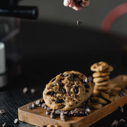 Akind Cacao Nibs & Raisins Cookies (palm size) 30g (gluten-free)