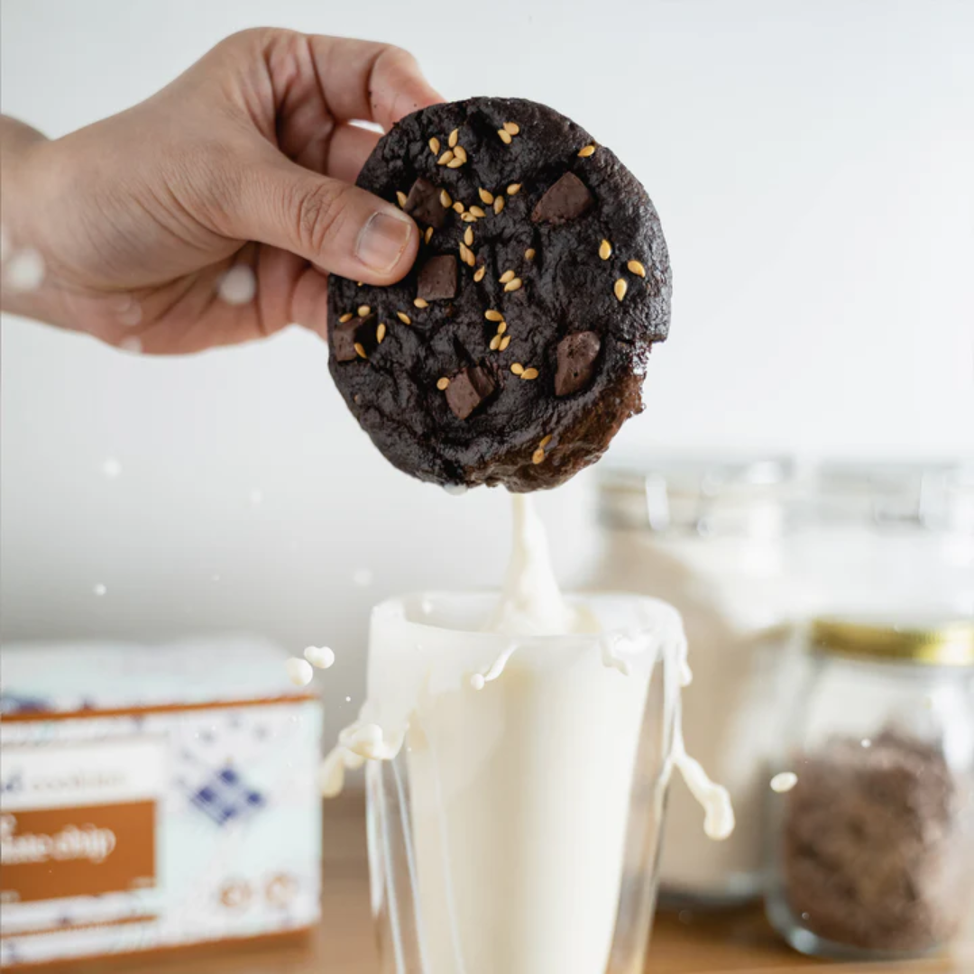 Akind Double Chocolate Chip Cookies (palm size) 30g (gluten-free)